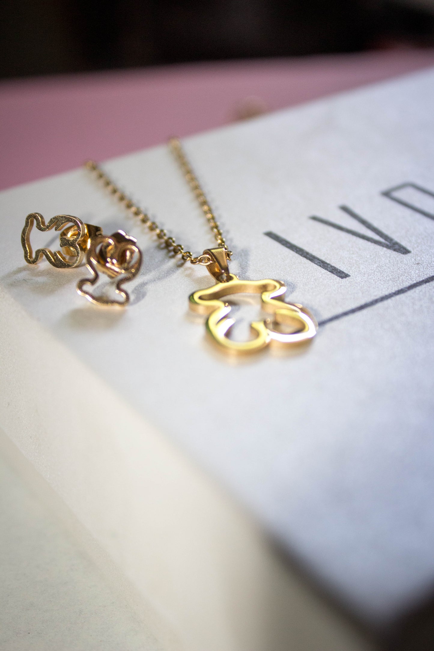 GOLD BUNNY SET