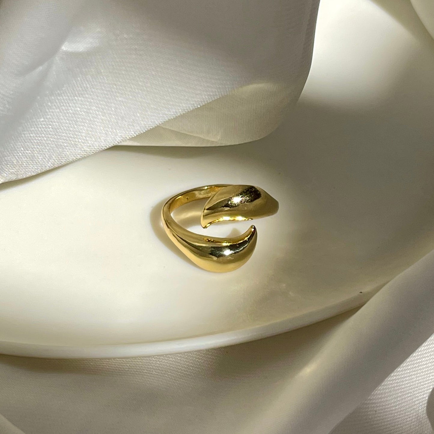 Two Leaf Ring