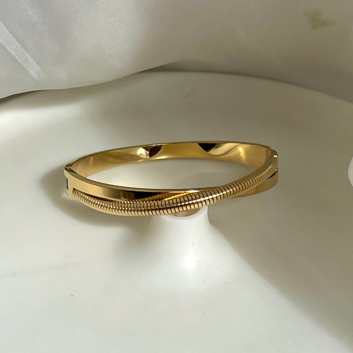 Zoe Bangle