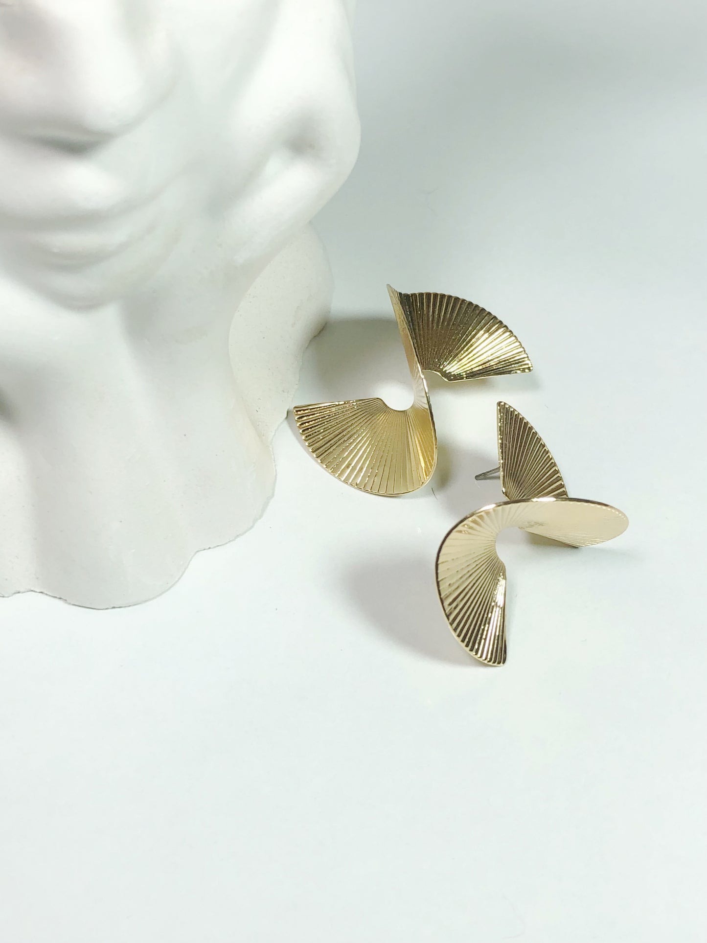 DAISY EARRINGS