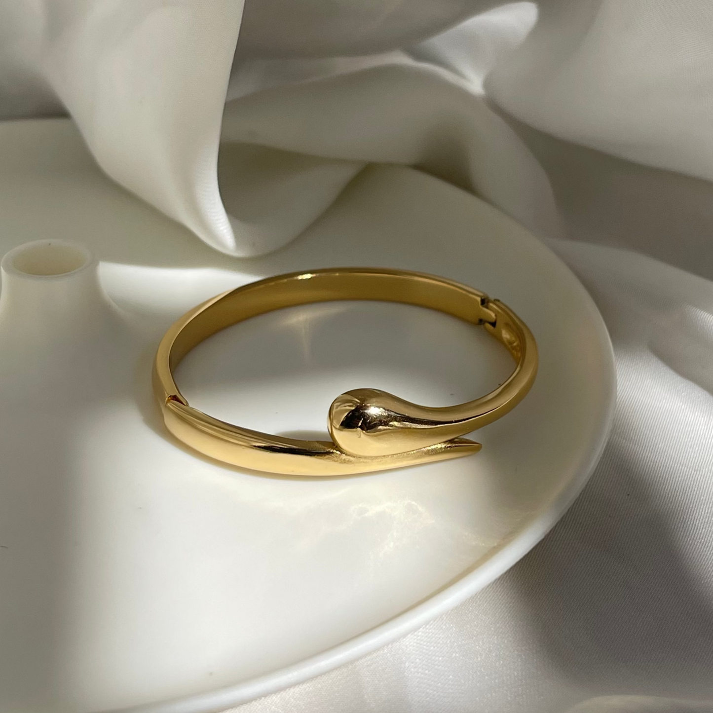 Contour Bangle
