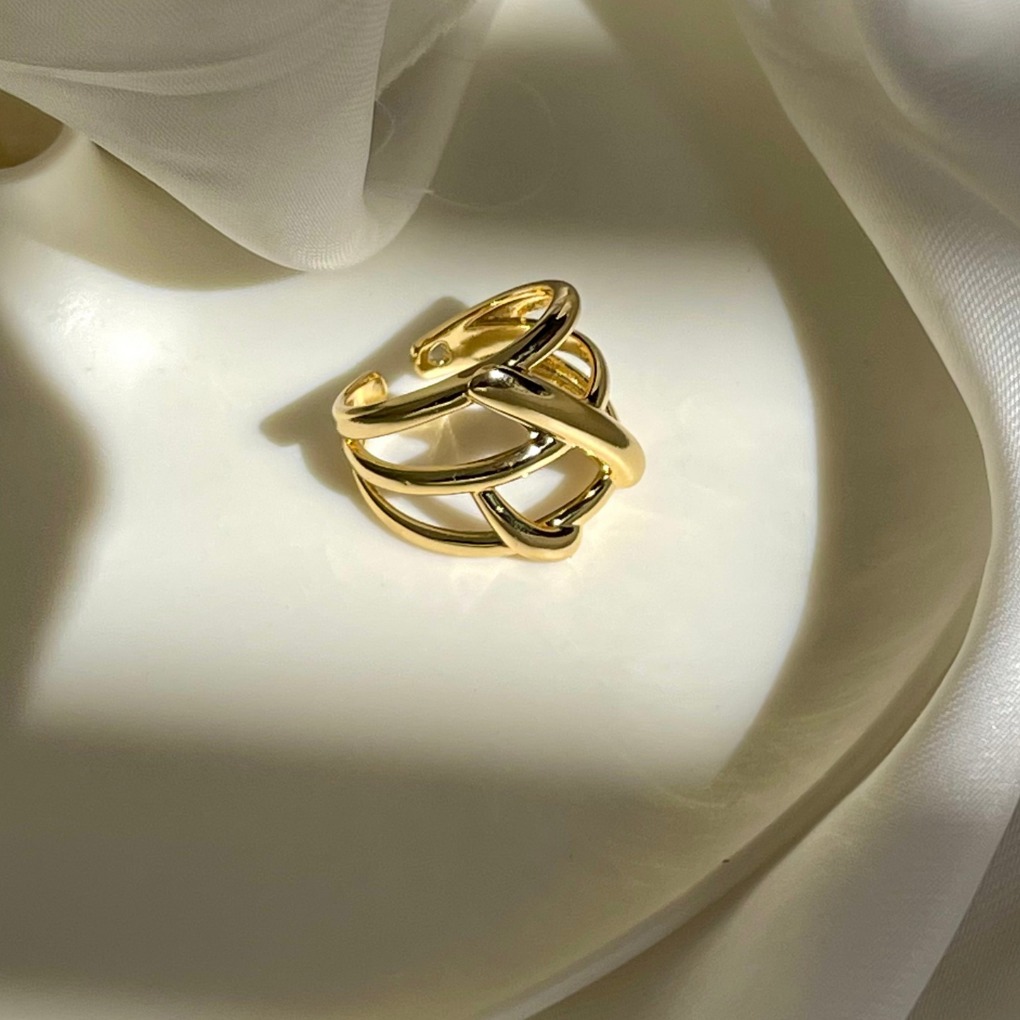 Interlace Ring