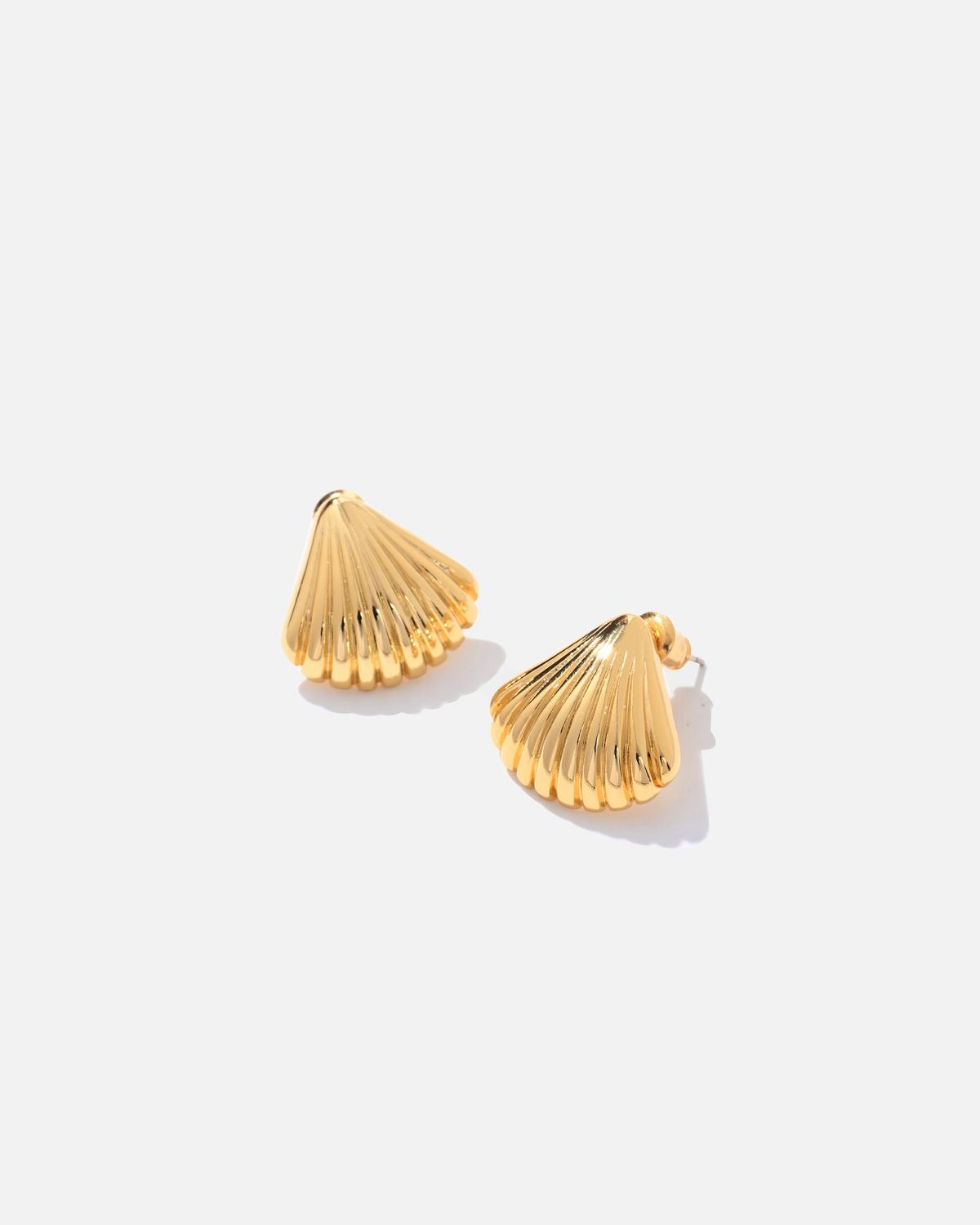 SEA SHELLS STUDS