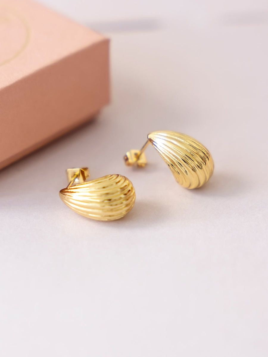 TEXTURED DROP EARRINGS