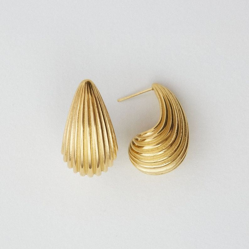 TEXTURED DROP EARRINGS