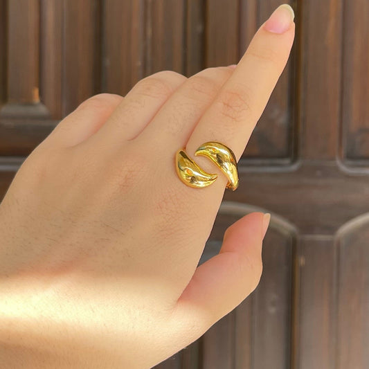 Two Leaf Ring