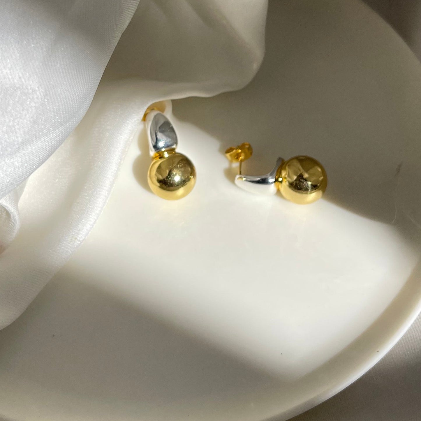 Lumi Studs