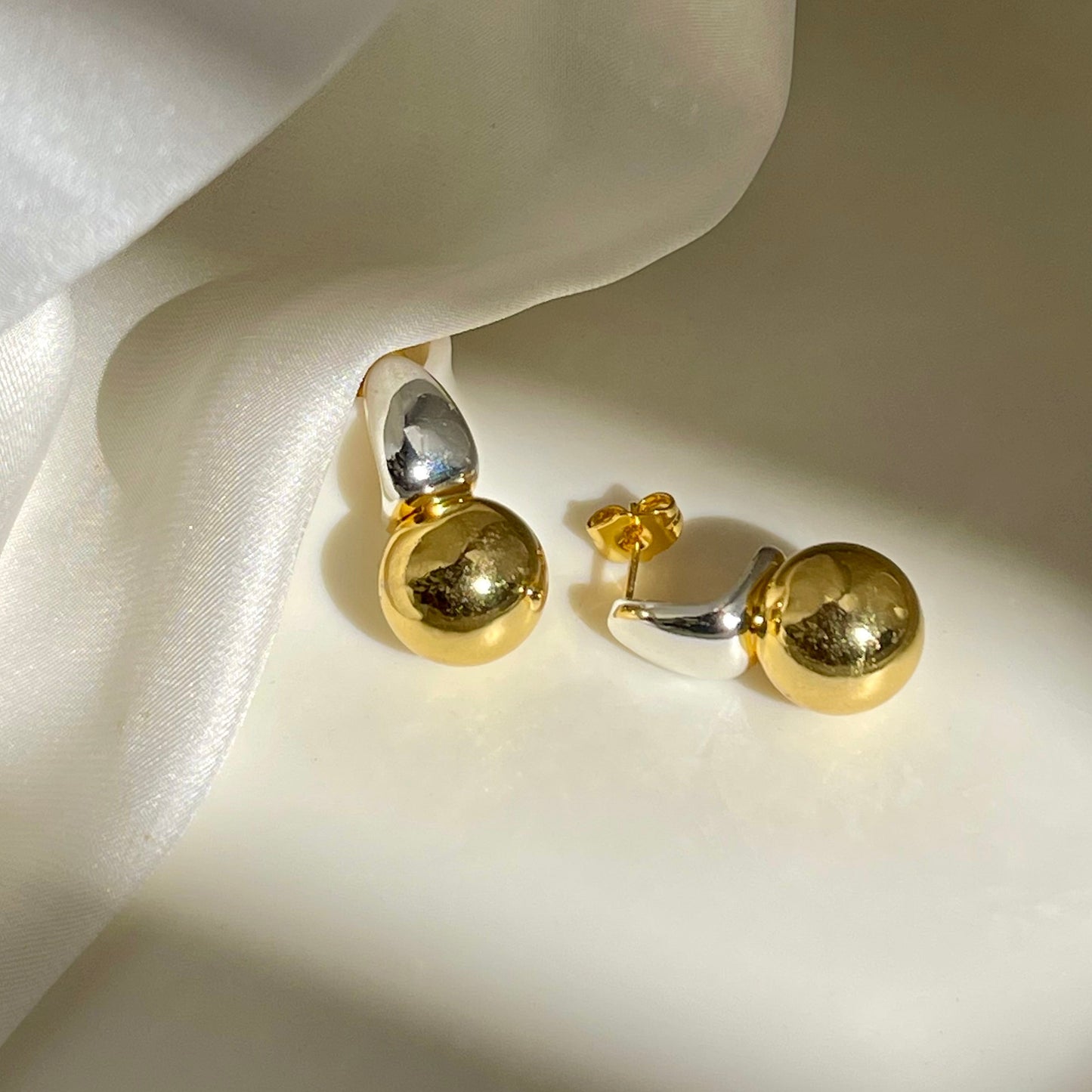 Lumi Studs