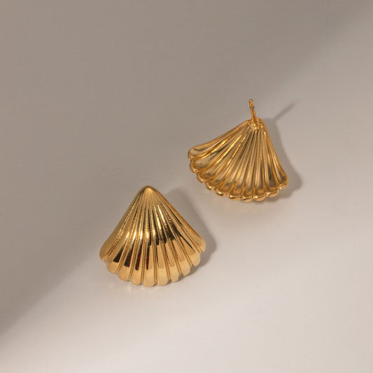 SEA SHELLS STUDS