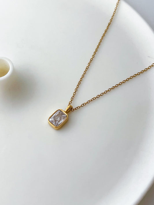 Luce Necklace