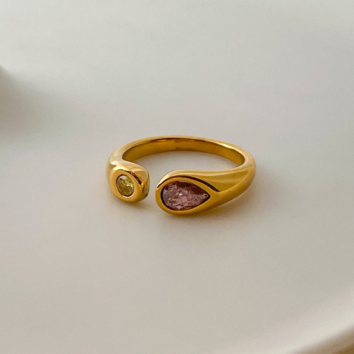 Oasis Ring – IVORY